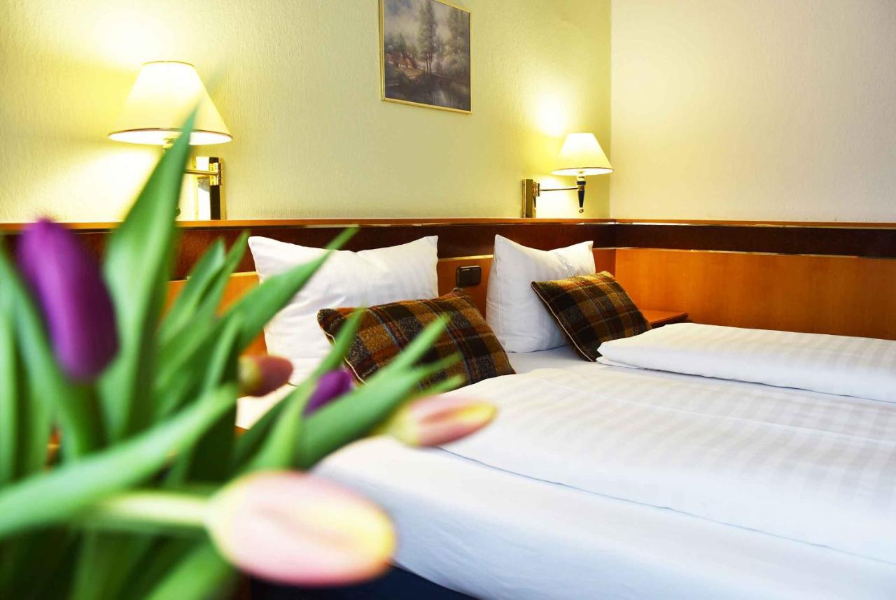 Landhotel Zum Hirsch Unterweissbach Buitenkant foto