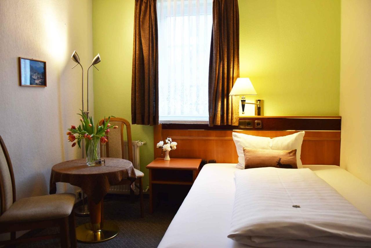 Landhotel Zum Hirsch Unterweissbach Buitenkant foto